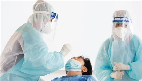 Comparative Analysis: CPE Medical Gowns vs. Other Protective Wear